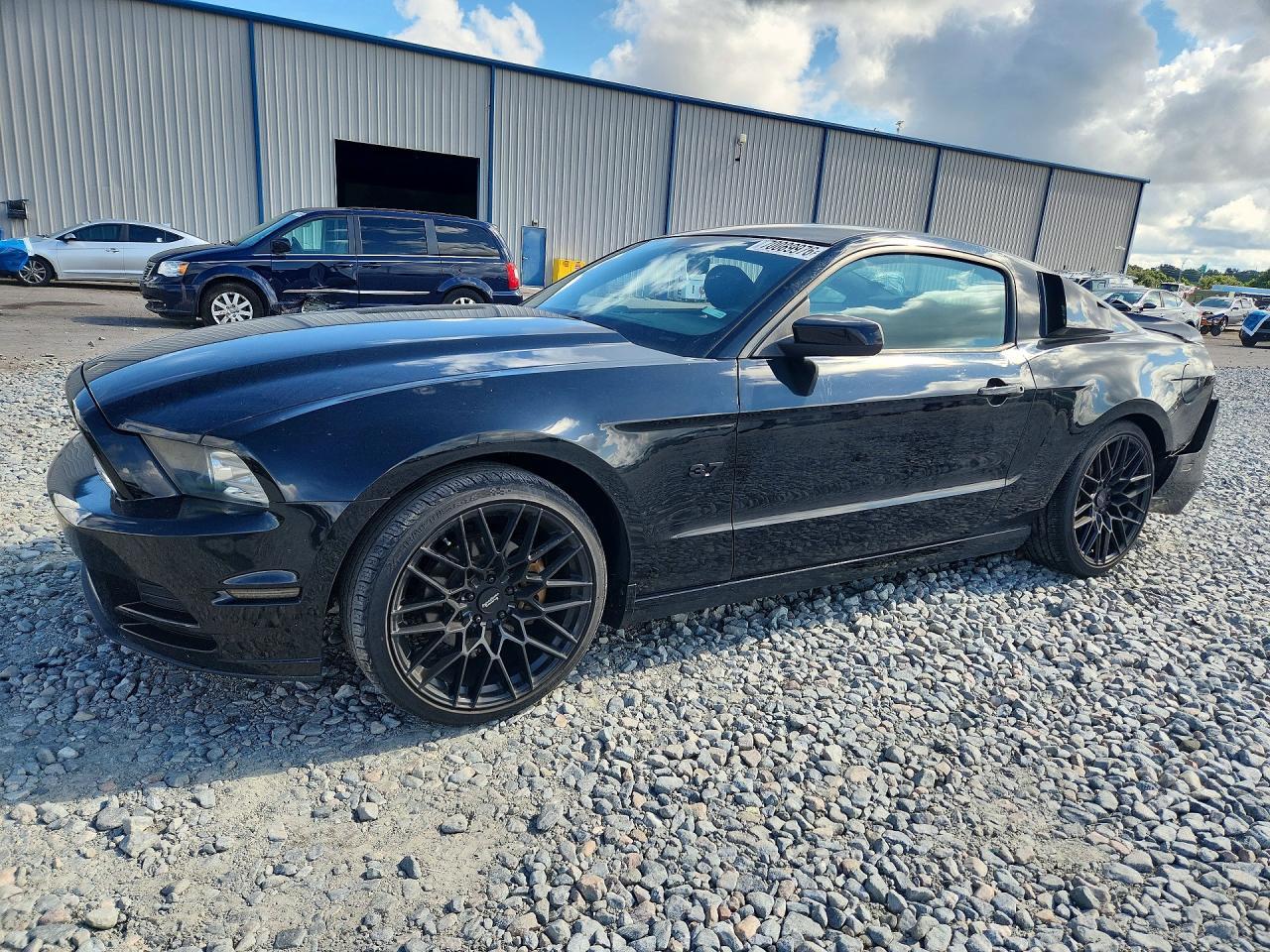 Ford Mustang Coupe - zdjęcie 1