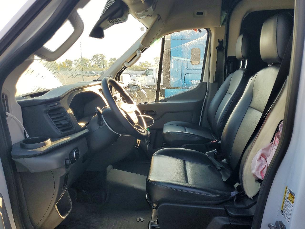 2025 Ford Transit T-250 - zdjęcie 7