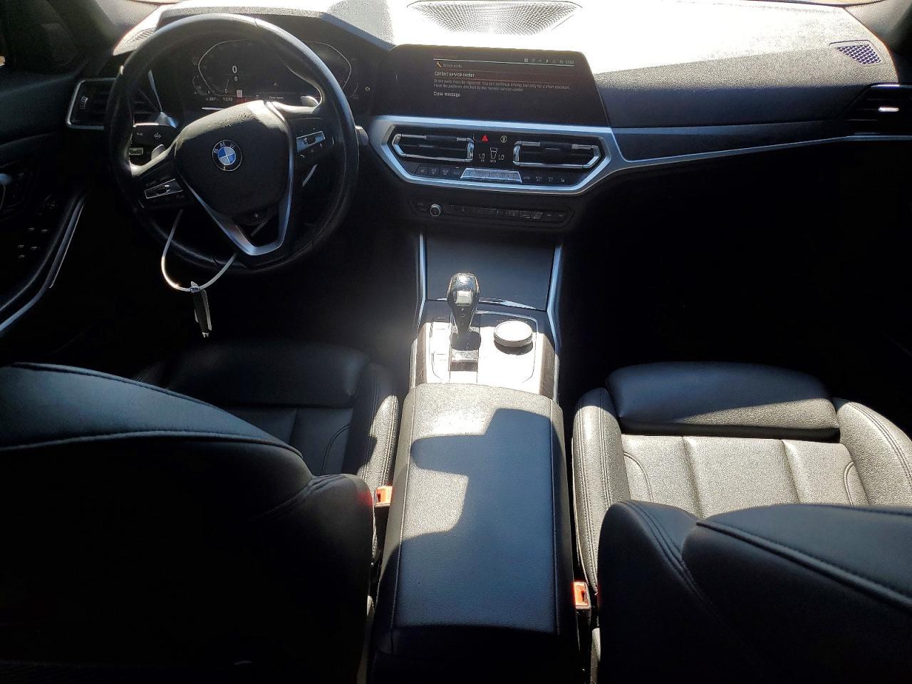 2020 BMW Seria 3 330i - zdjęcie 8