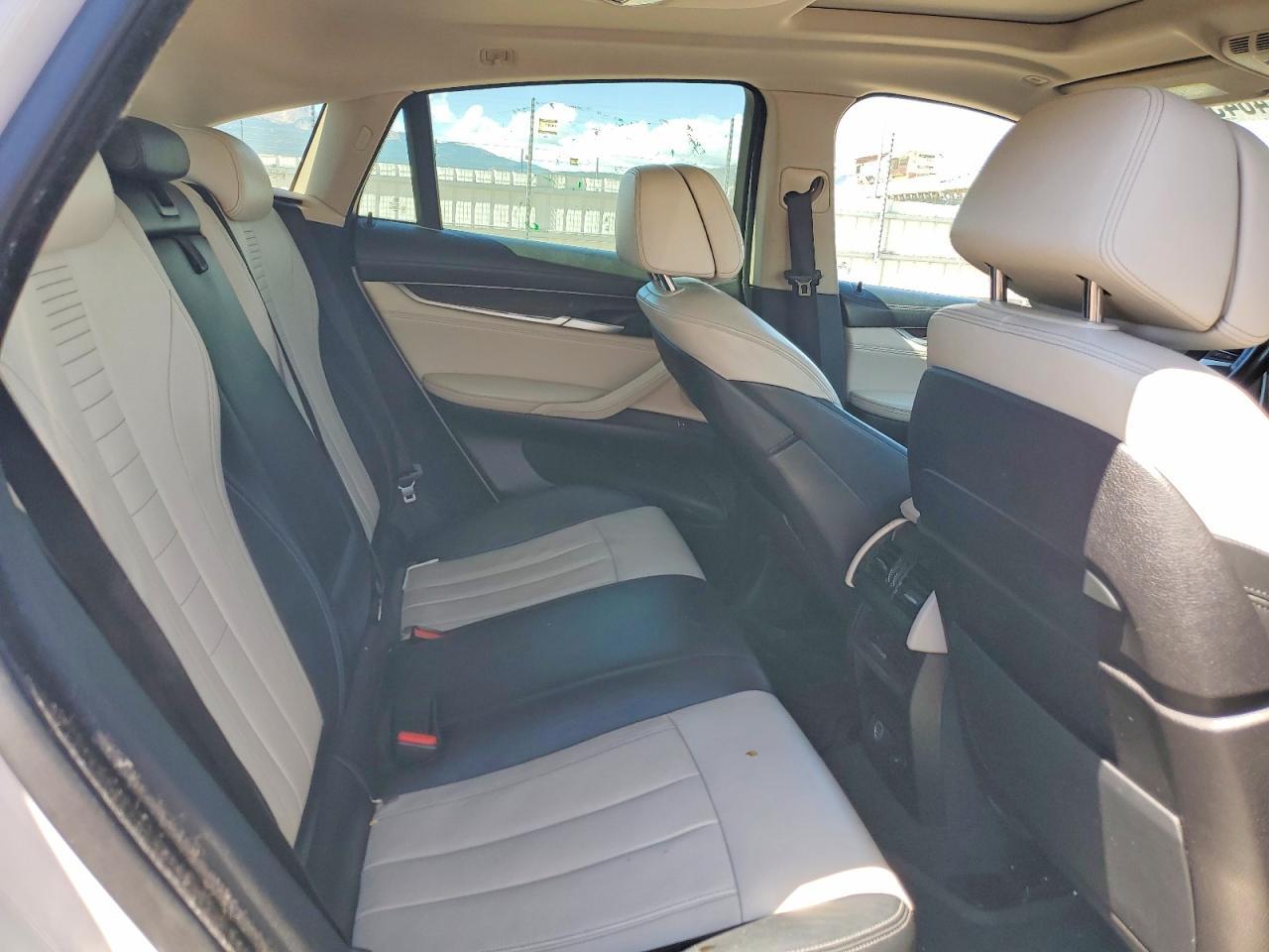 2015 BMW X6 xDrive50I - zdjęcie 11