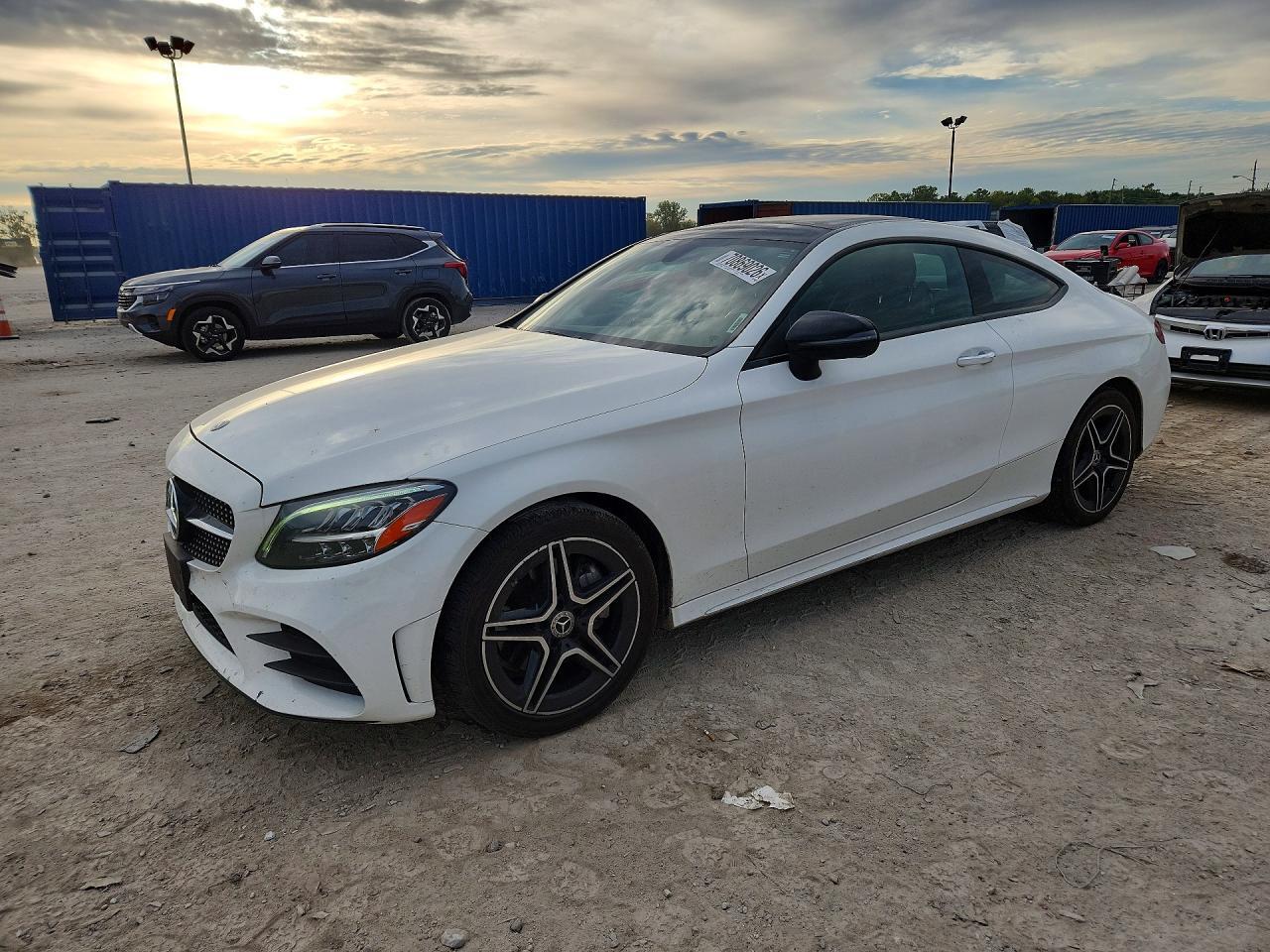 2021 Mercedes-Benz C 300 4Matic - zdjęcie główne