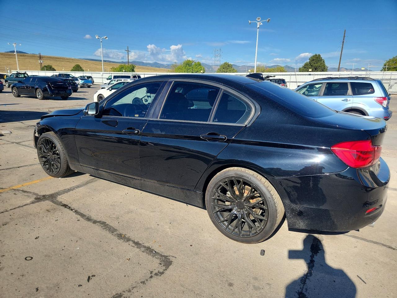 2017 BMW 3 Series - zdjęcie 2