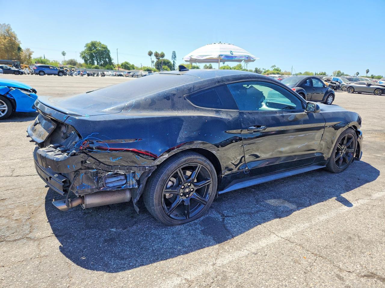 2020 Ford Mustang - zdjęcie 3