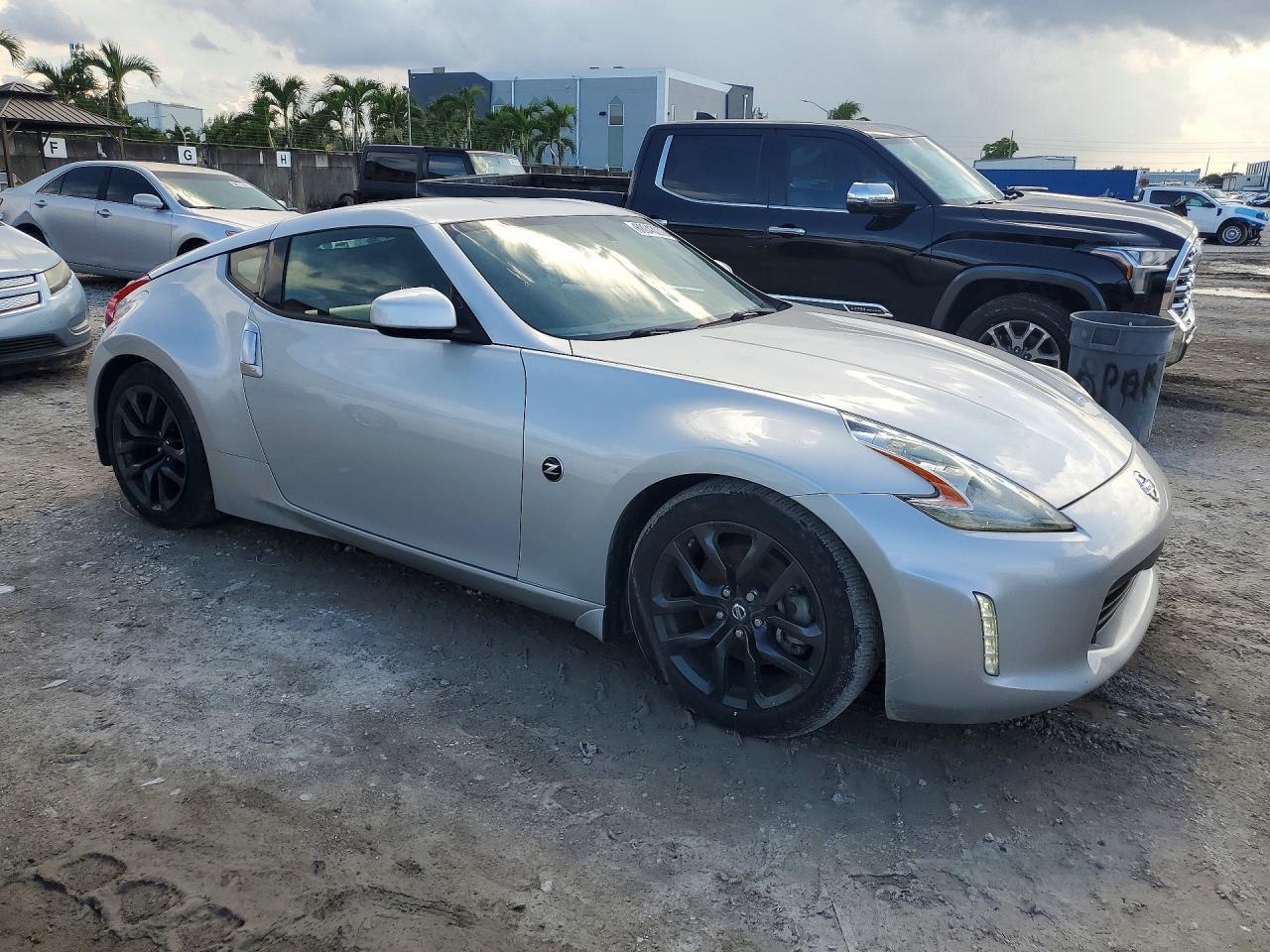 2016 Nissan 370Z Base - zdjęcie 4