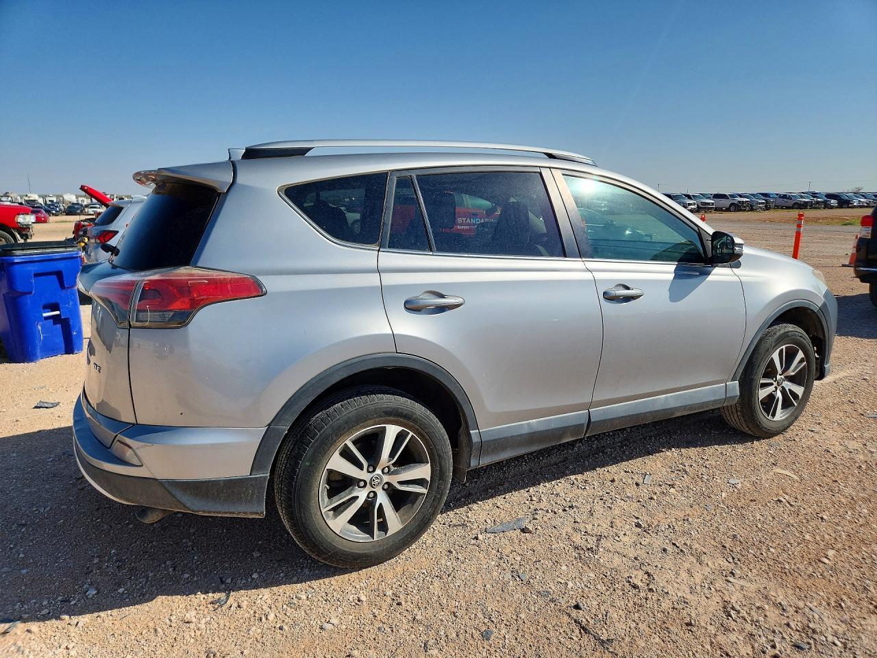 2016 Toyota Rav4 Xle - zdjęcie 3