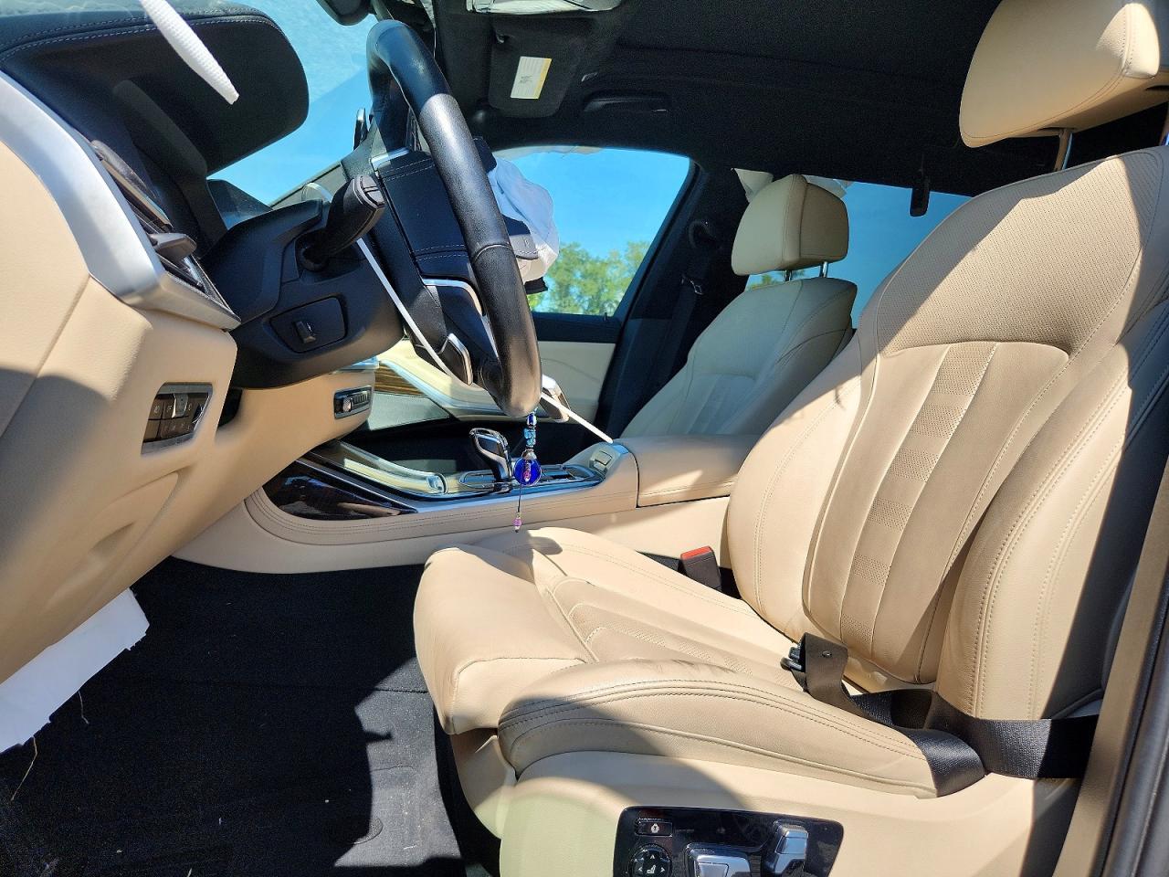 2021 BMW X7 xDrive40I - zdjęcie 7