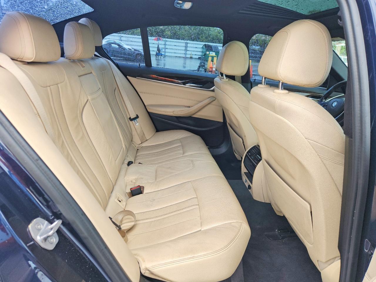 2017 BMW 530 I - zdjęcie 10
