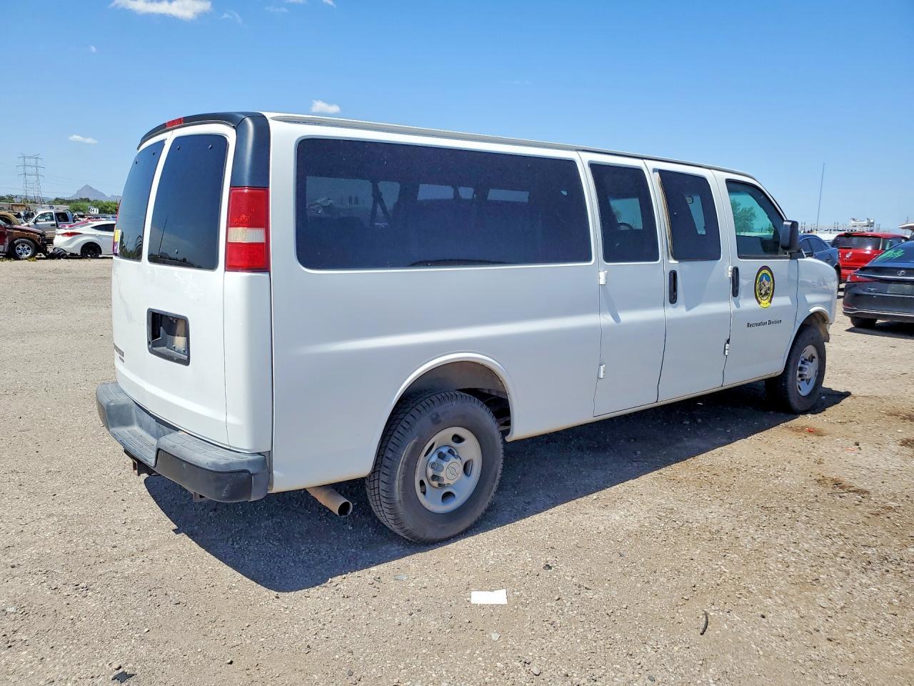 2015 Chevrolet Express G3500 Ls - zdjęcie 3