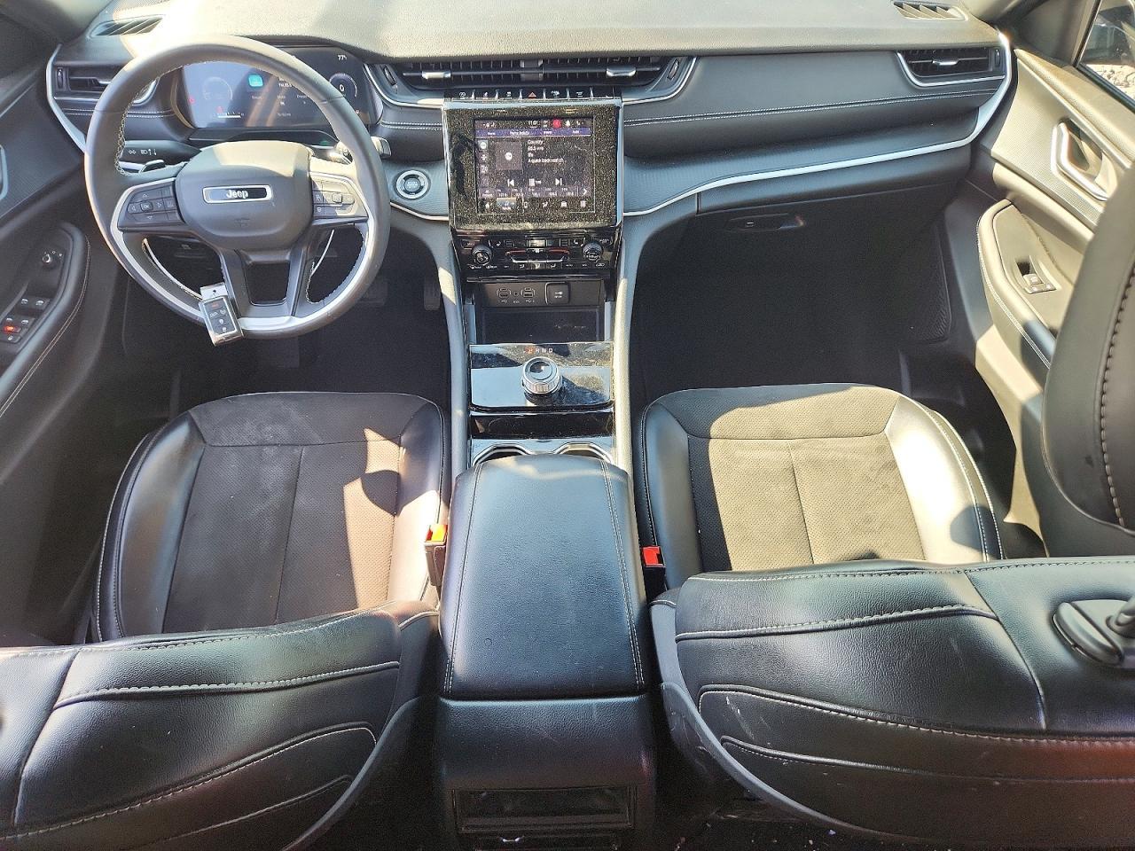 2023 Jeep Grand Cherokee Laredo - zdjęcie 8