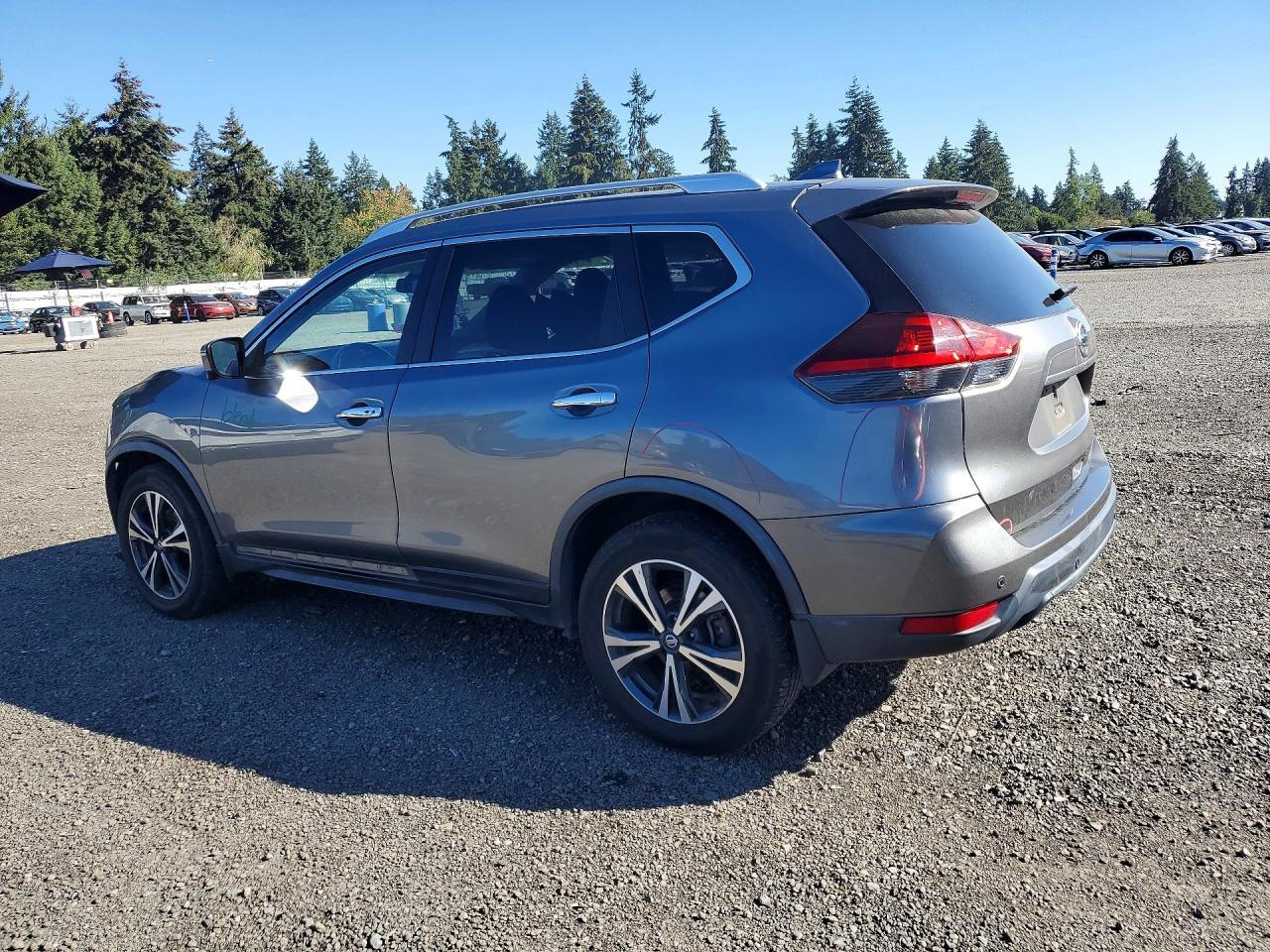 2020 Nissan Rogue Sv - zdjęcie 2