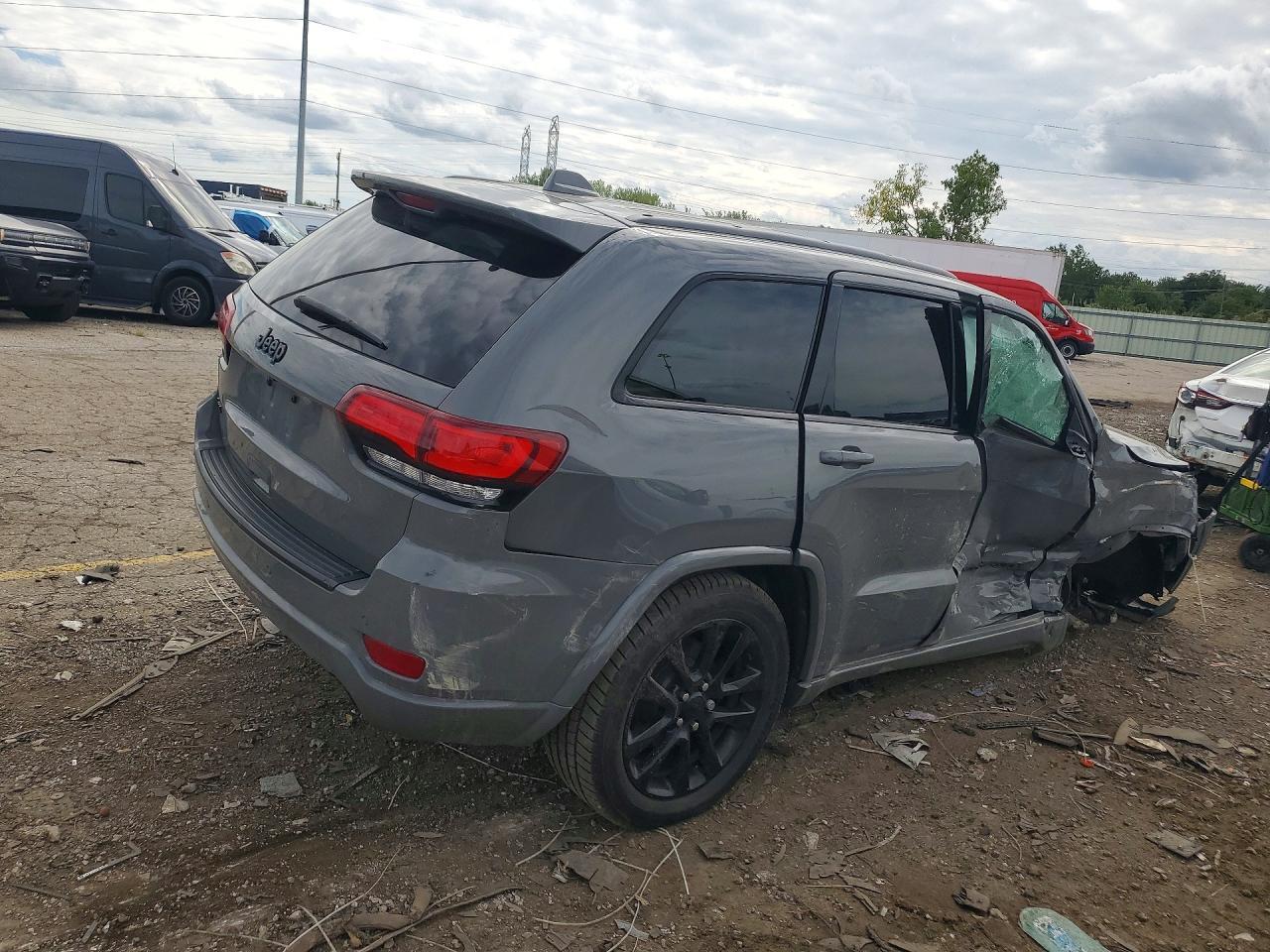 2019 Jeep Grand Cherokee Laredo - zdjęcie 3