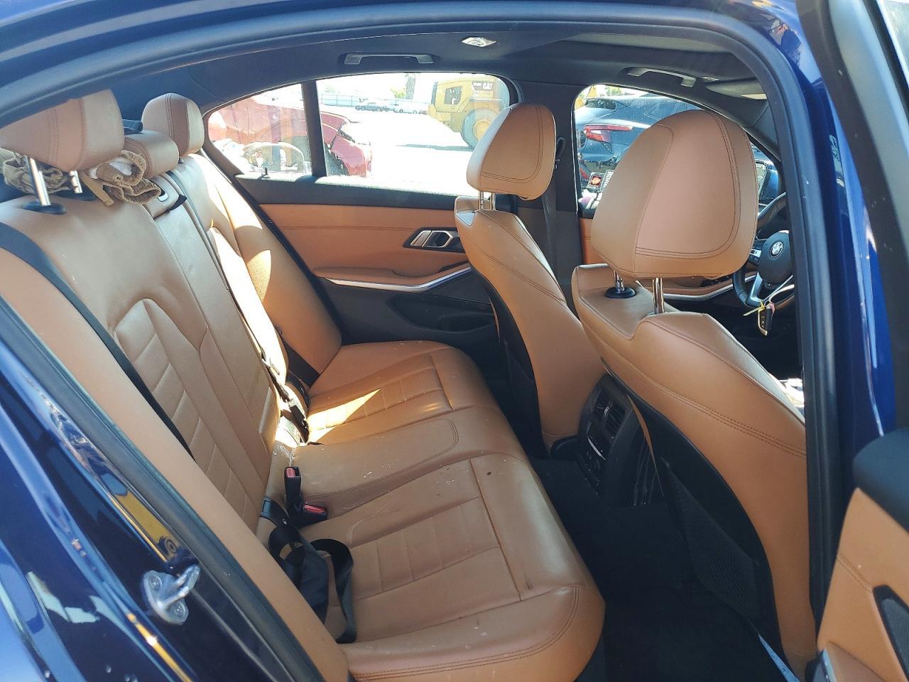 2020 BMW 330I - zdjęcie 10