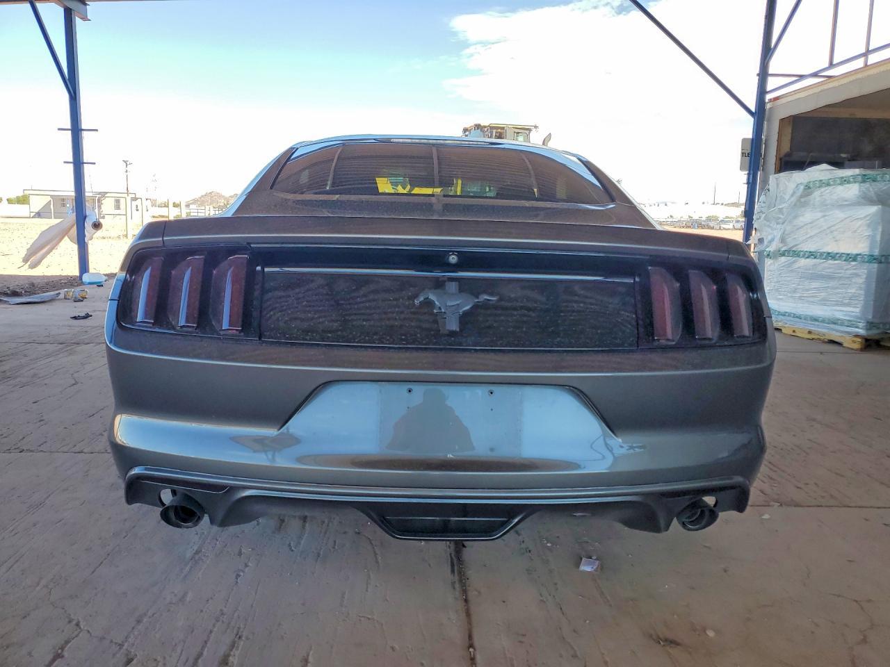 2016 Ford Mustang - zdjęcie 6