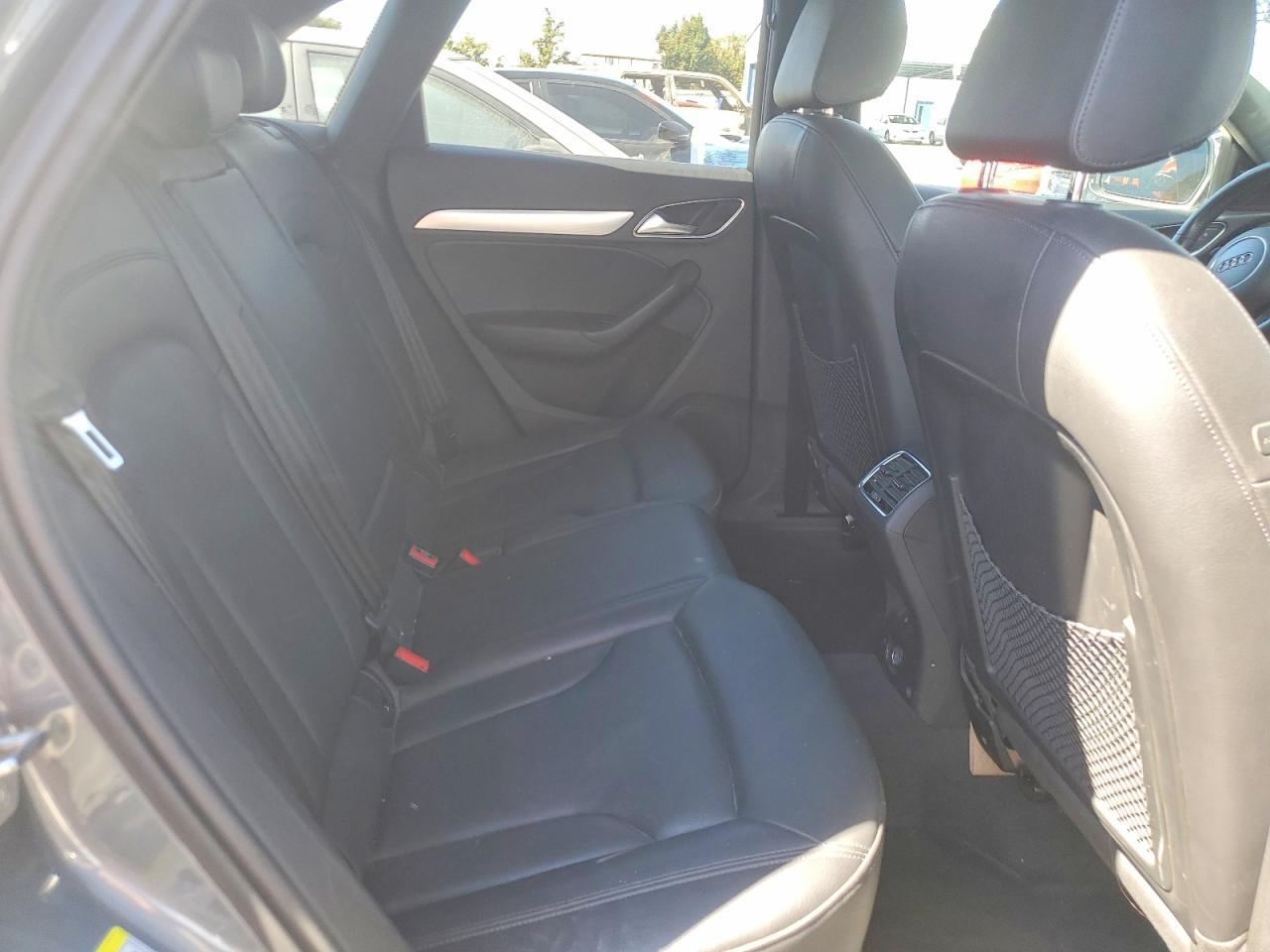 2016 Audi Q3 Premium Plus - zdjęcie 11