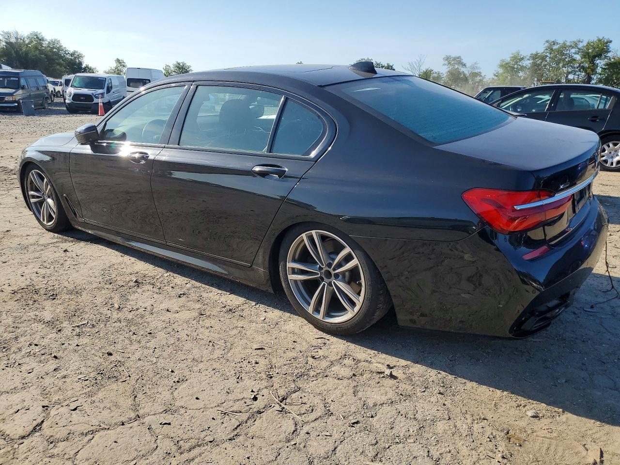 2019 BMW Seria 7 740i - zdjęcie 2