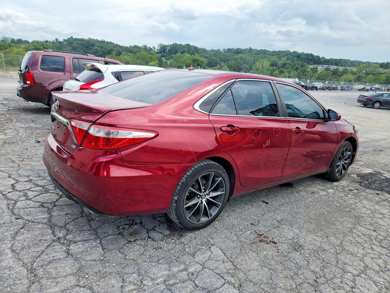 2017 Toyota Camry Xse V6 - zdjęcie 3