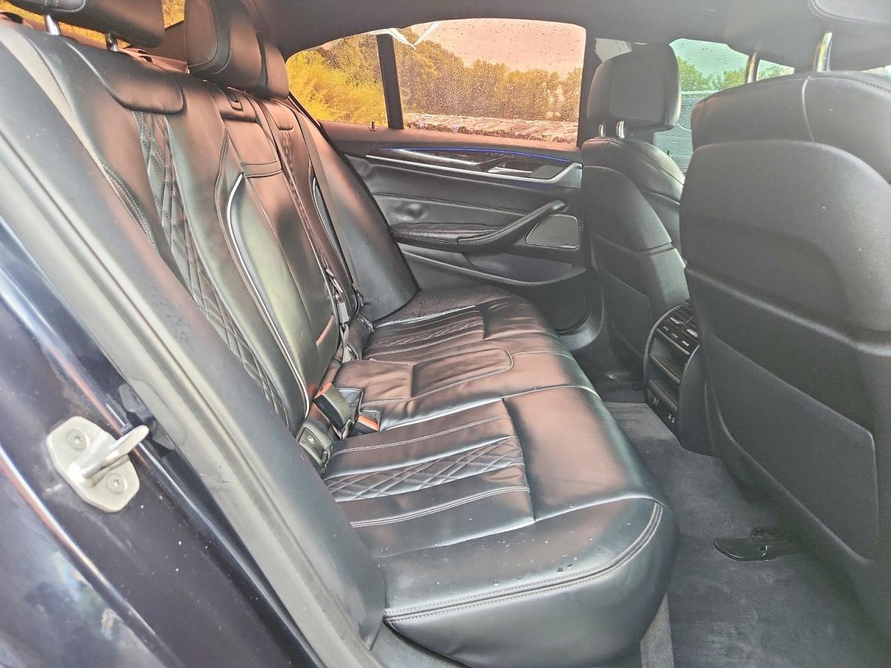 2020 BMW Seria 5 540i - zdjęcie 6