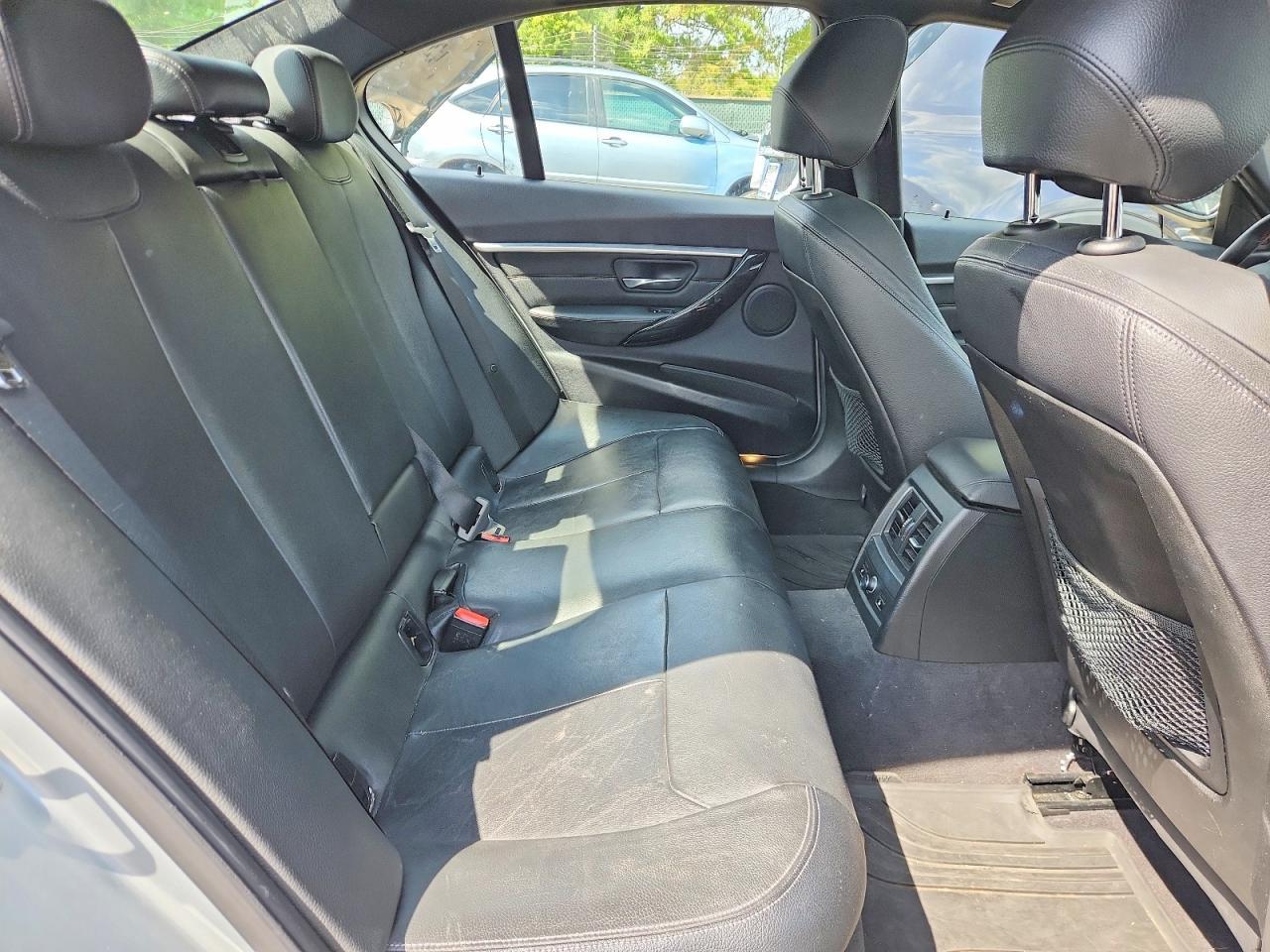 2016 BMW Seria 3 328i - zdjęcie 10