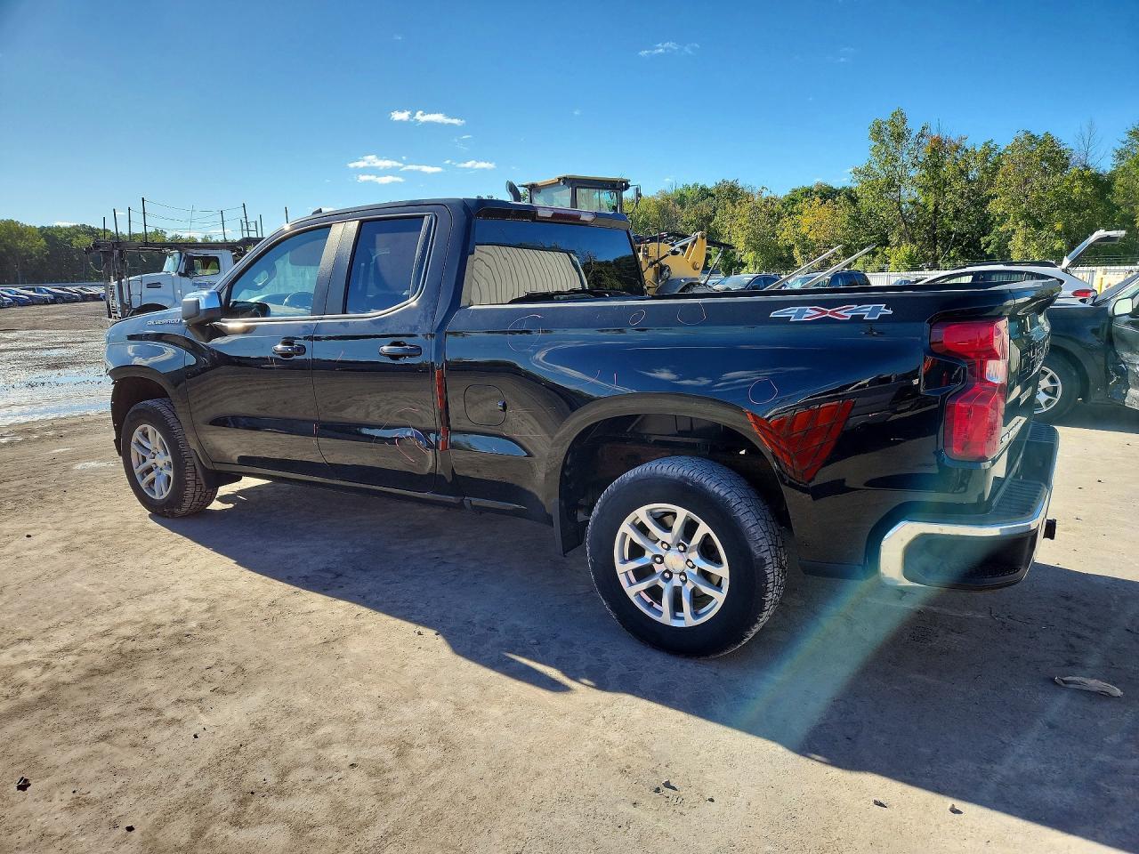 2021 Chevrolet Silverado K1500 Lt - zdjęcie 2