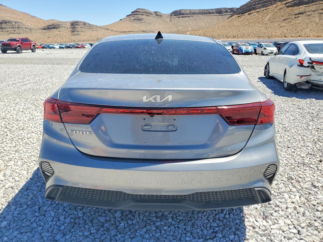 2023 Kia Forte Lxs - zdjęcie 6