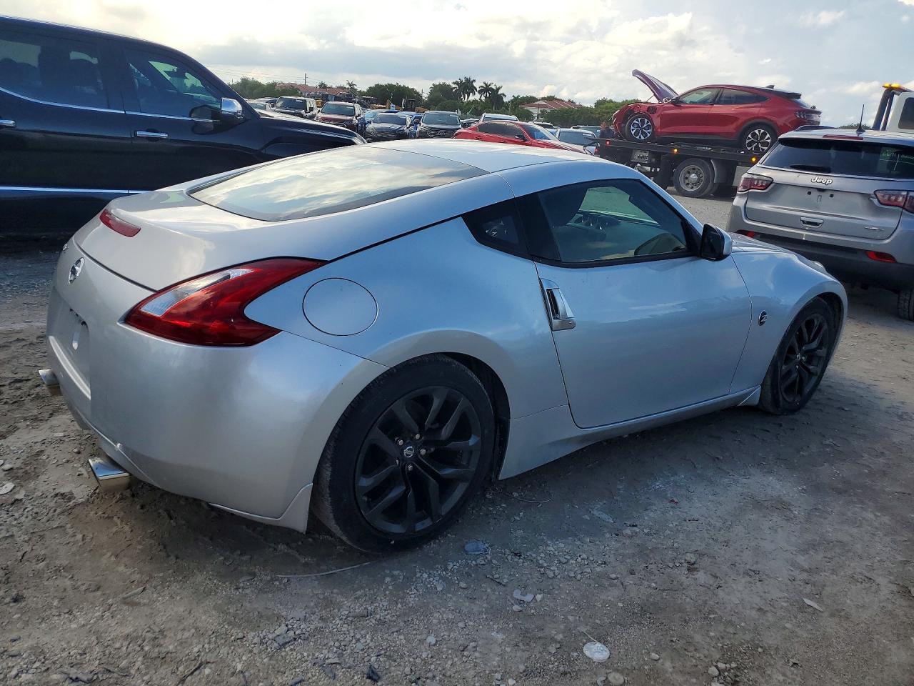 2016 Nissan 370Z Base - zdjęcie 3