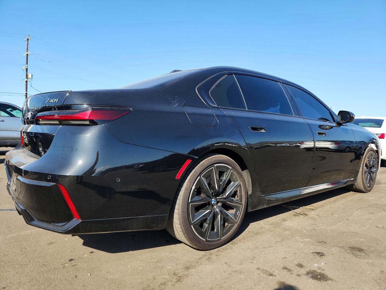 2025 BMW 740 I - zdjęcie 3