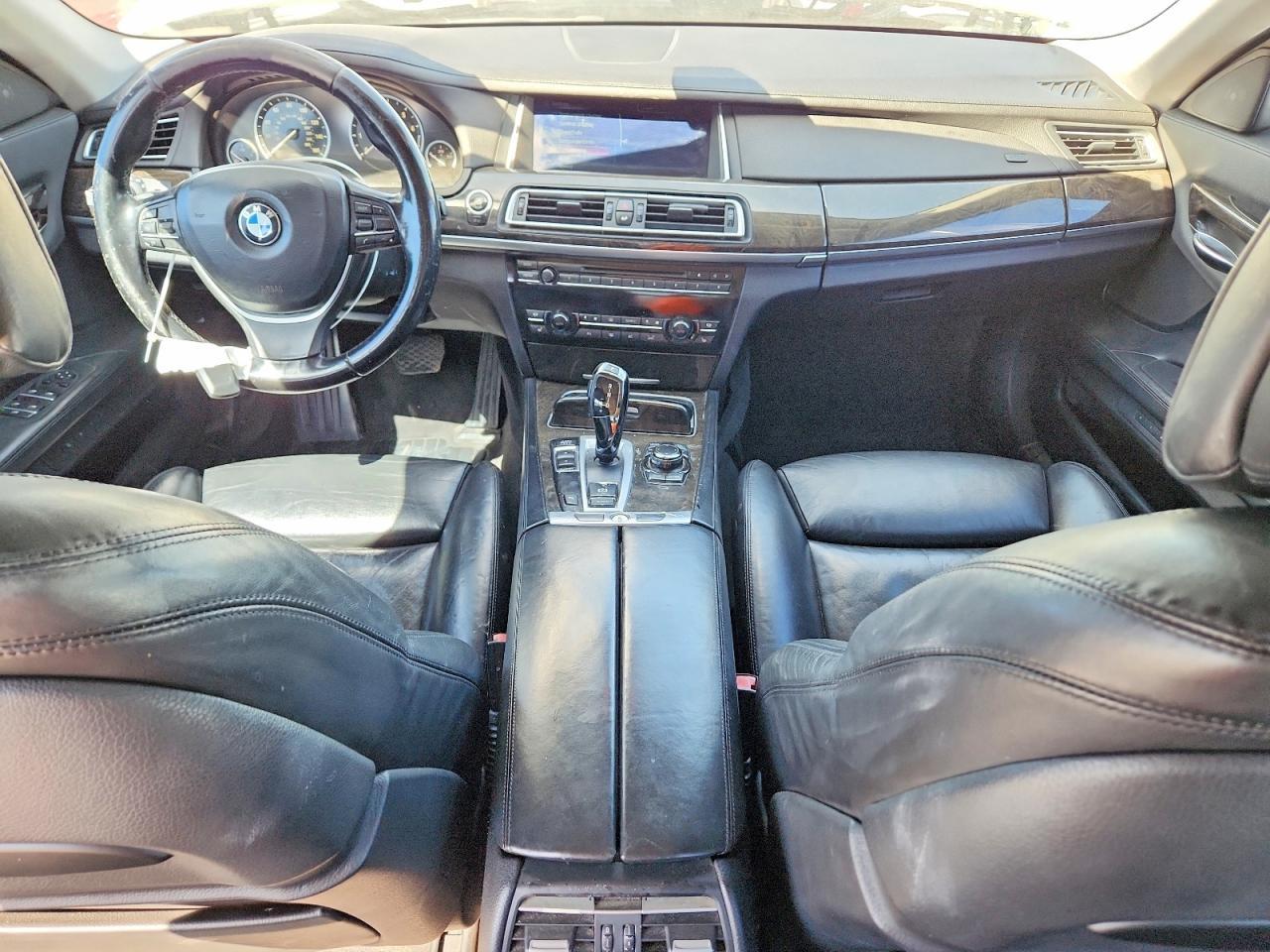 2013 BMW 750 Li - zdjęcie 8