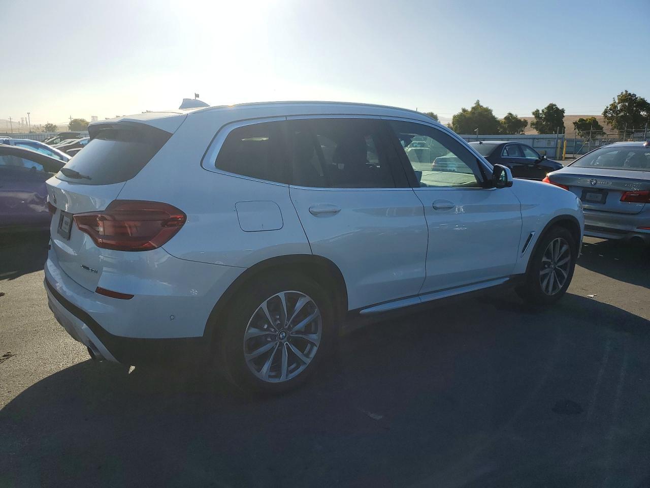 2019 BMW X3 xDrive30I - zdjęcie 3