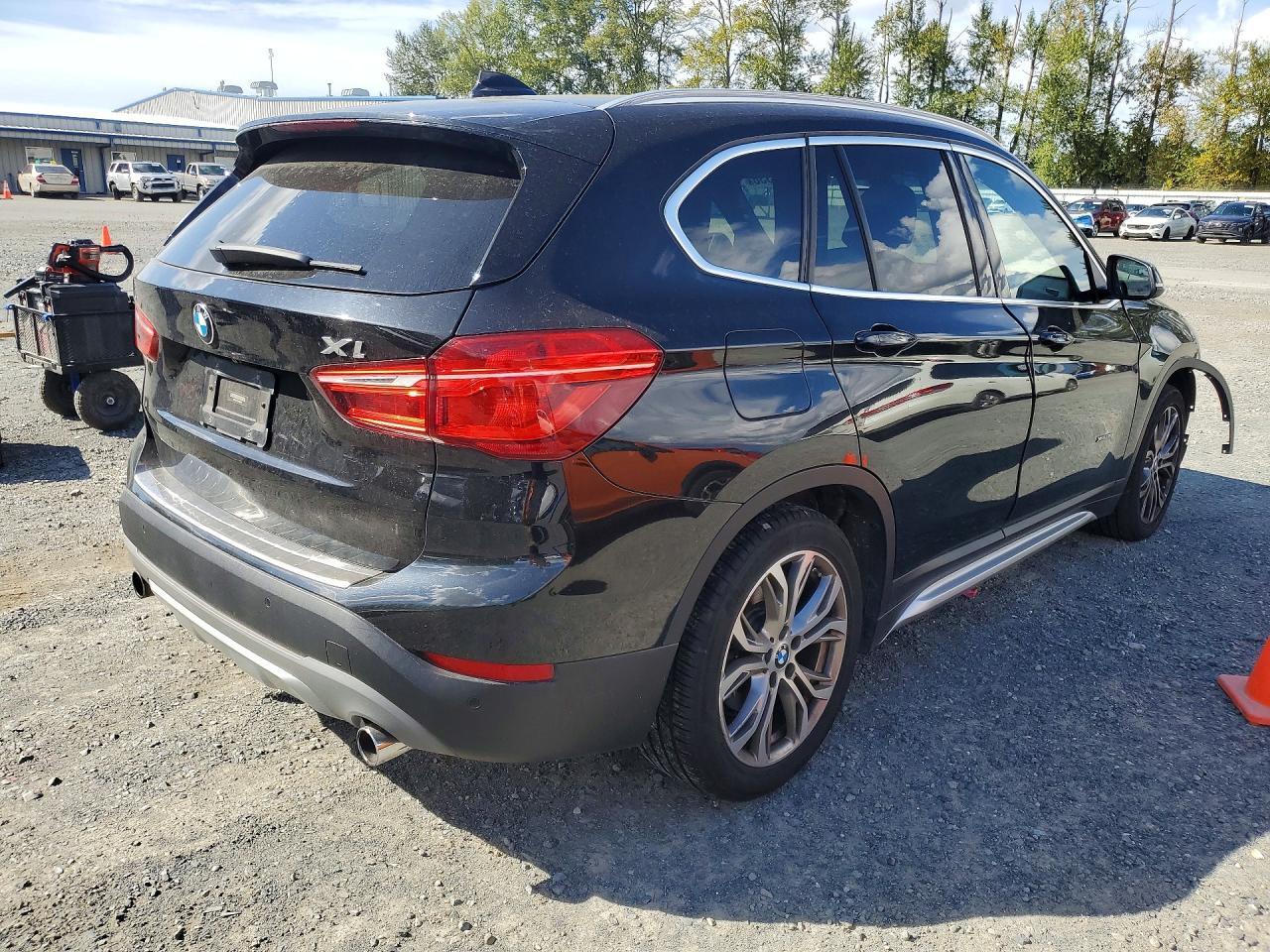 2016 BMW X1 xDrive28I - zdjęcie 3