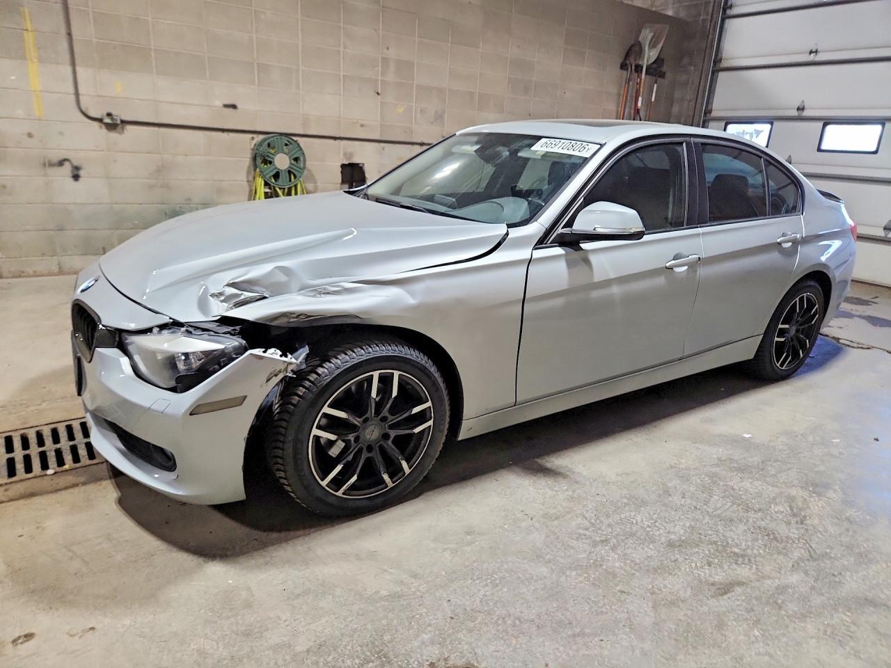 2014 BMW Seria 3 328i - zdjęcie główne