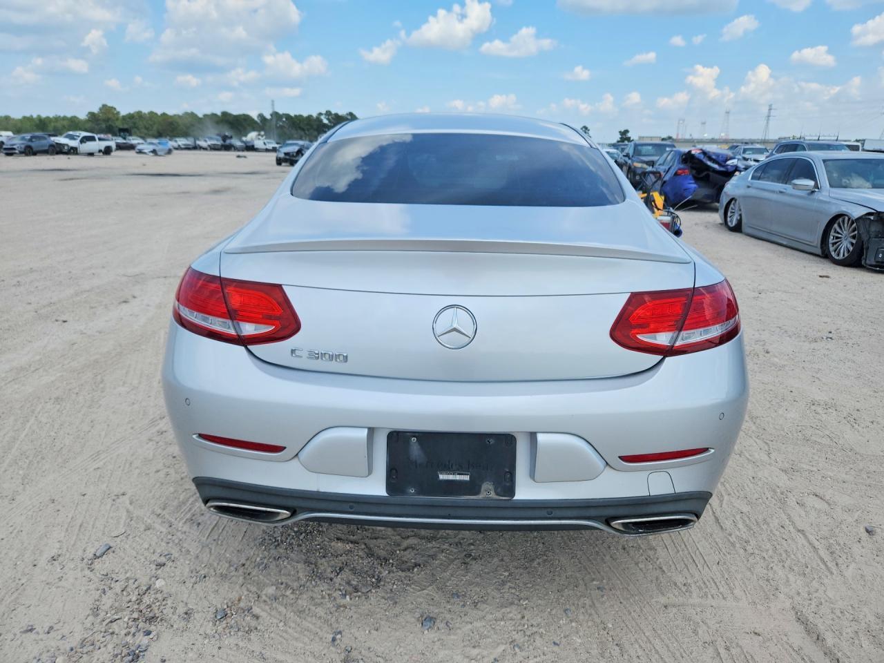 2017 Mercedes-Benz C 300 - zdjęcie 6