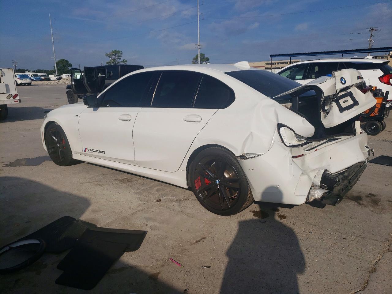 2021 BMW 330I - zdjęcie 2