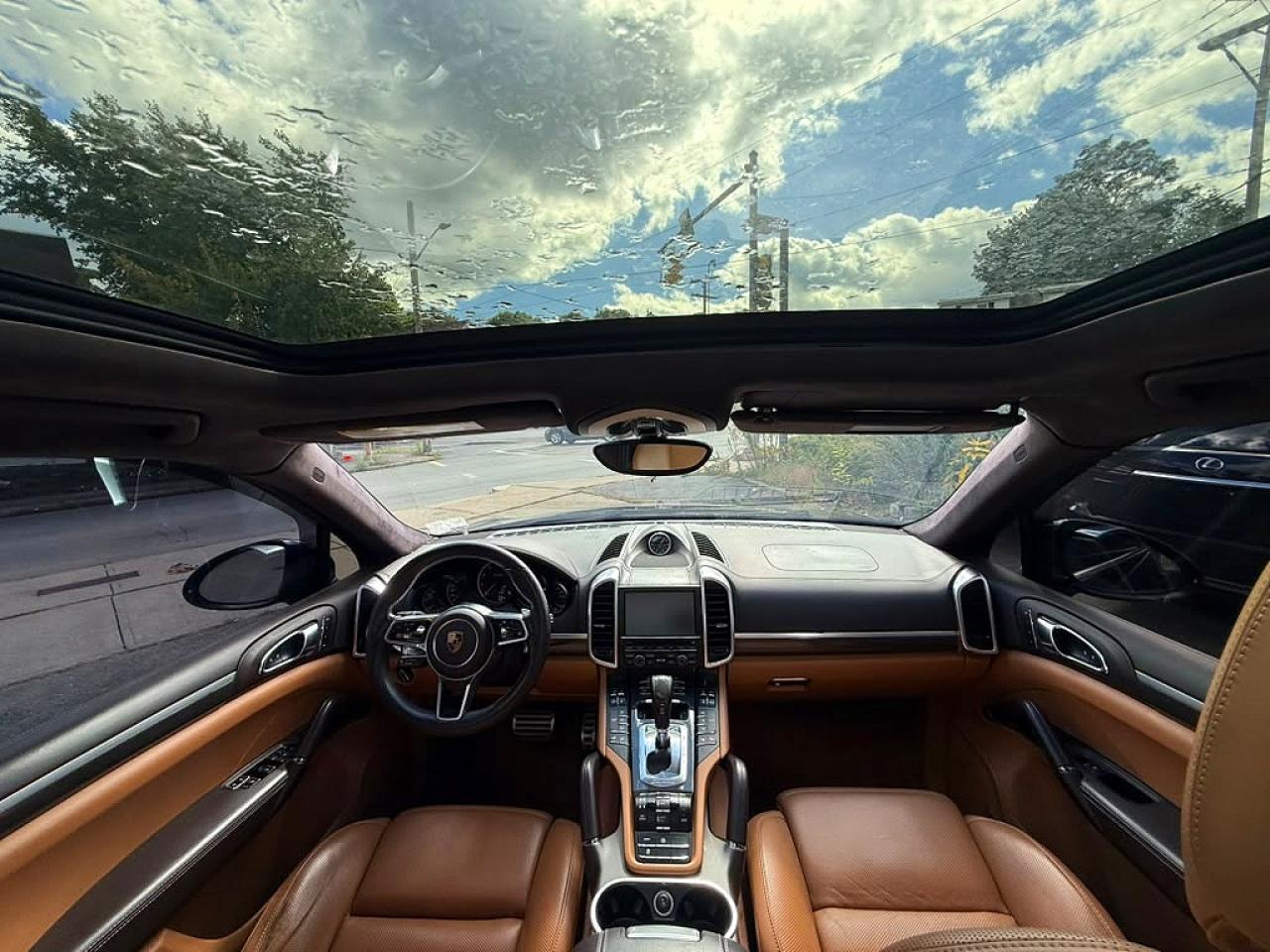 2016 Porsche Cayenne Turbo - zdjęcie 9