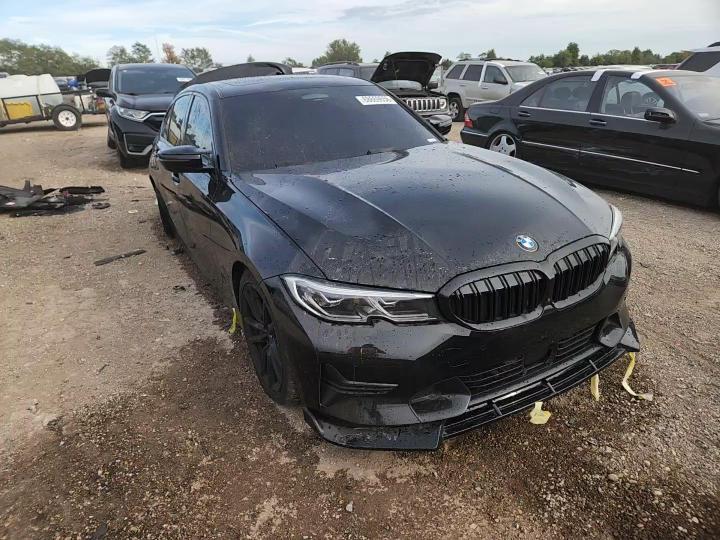 2021 BMW Seria 3 330i - zdjęcie 13