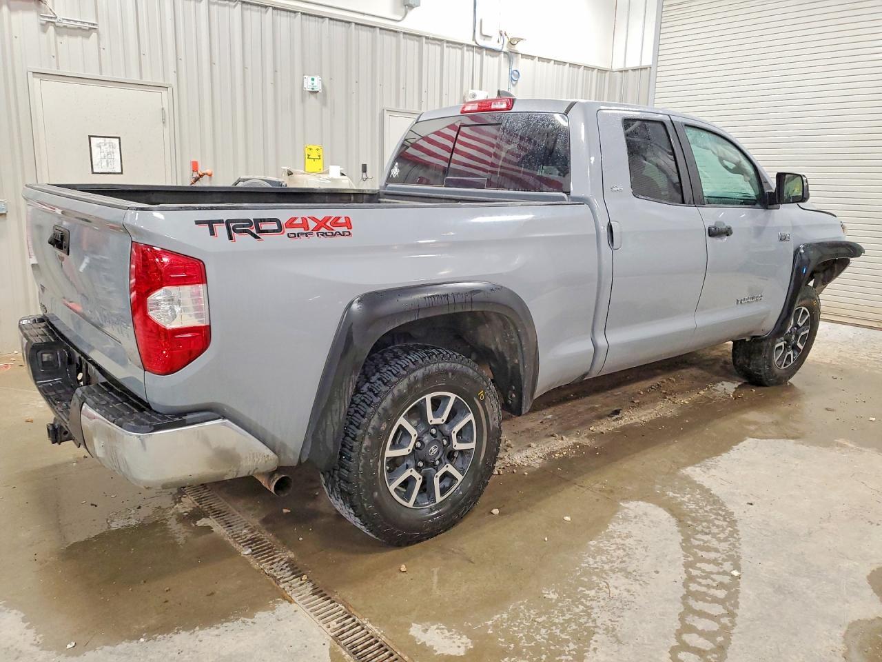 2020 Toyota Tundra Sr5 - zdjęcie 3