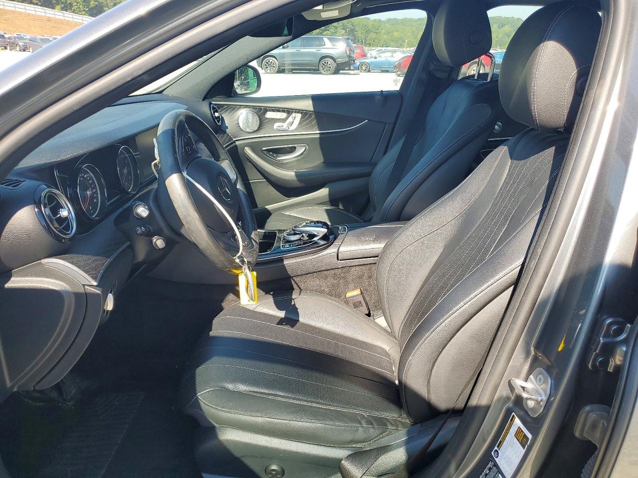 2017 Mercedes-Benz E 300 4Matic - zdjęcie 7
