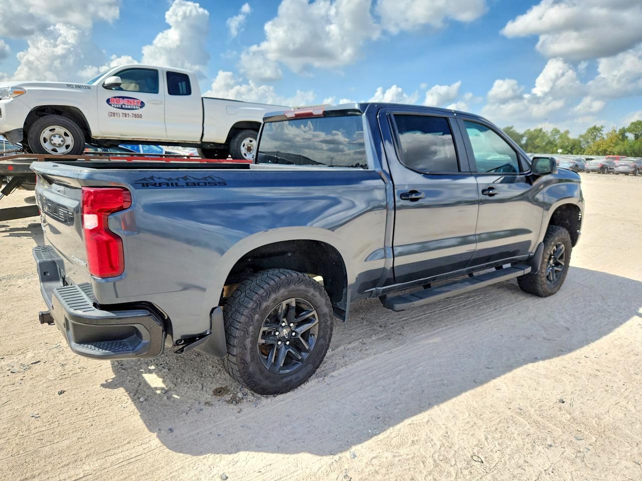 2020 Chevrolet Silverado K1500 Trail Boss Custom - zdjęcie 3