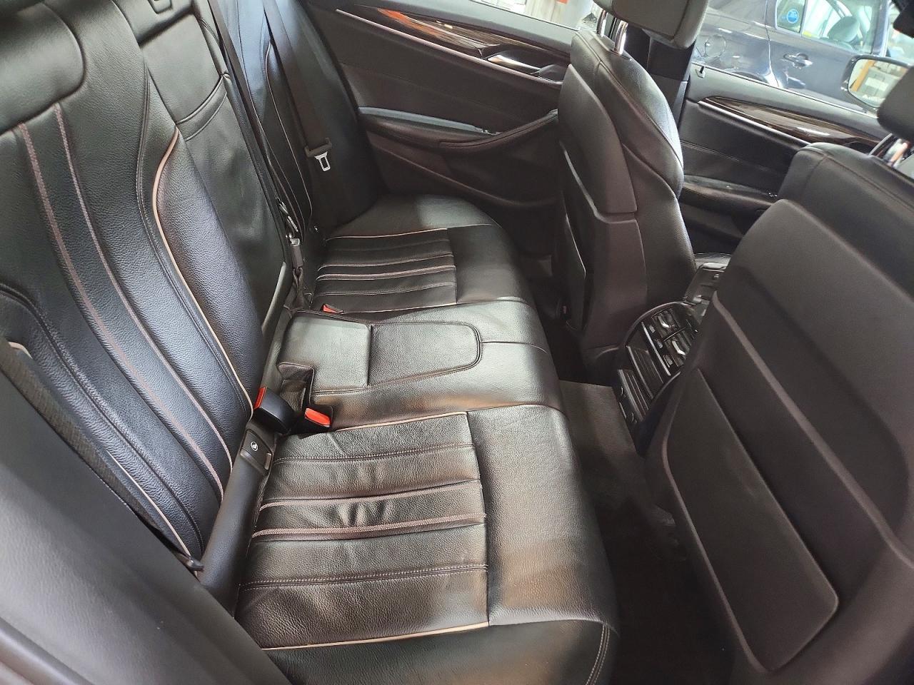 2018 BMW Seria 5 540i - zdjęcie 10