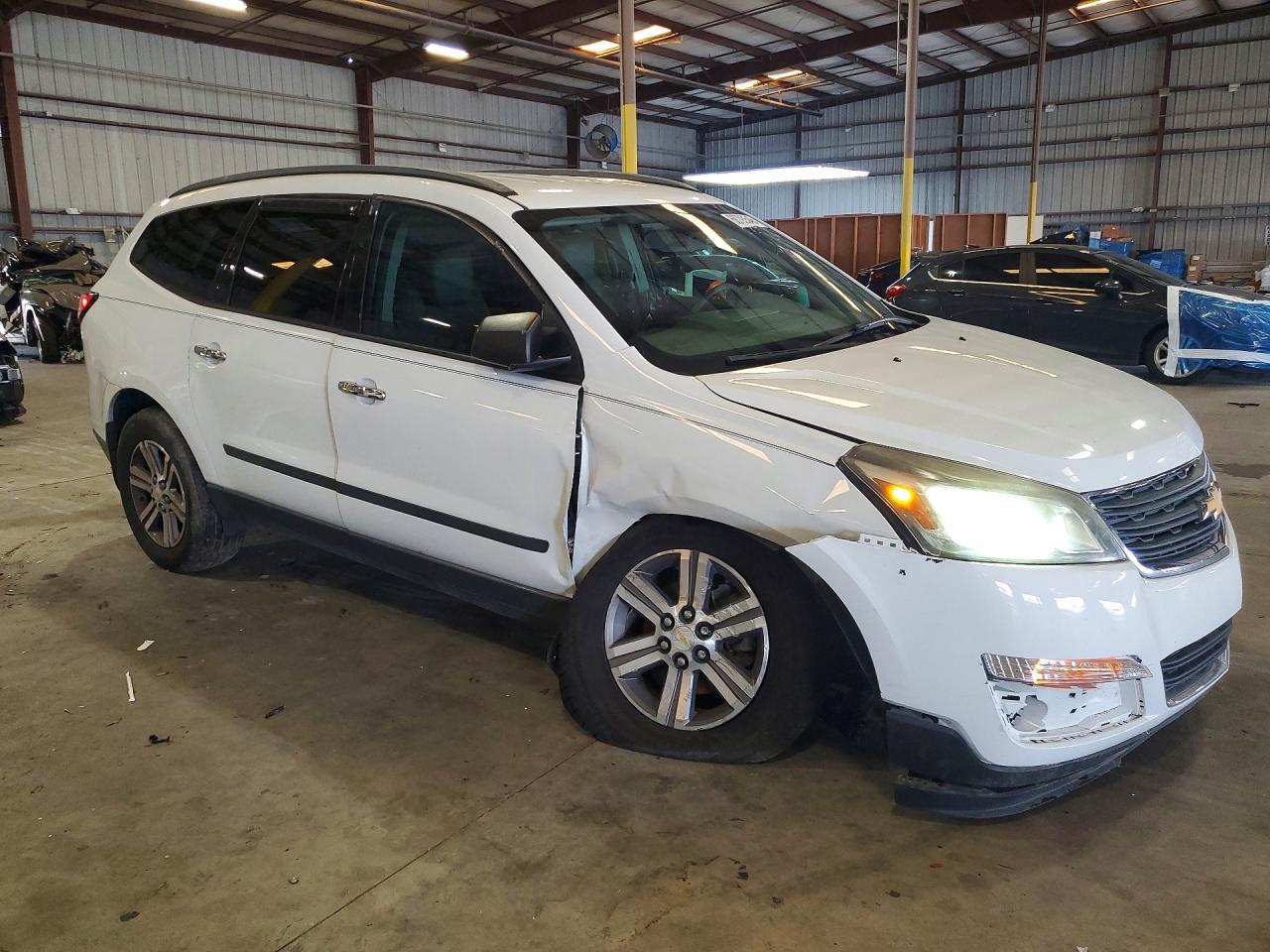 2017 Chevrolet Traverse Ls - zdjęcie 4