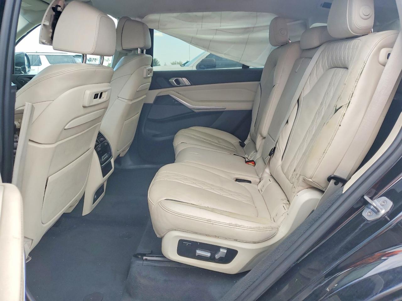 2020 BMW X7 xDrive40I - zdjęcie 11