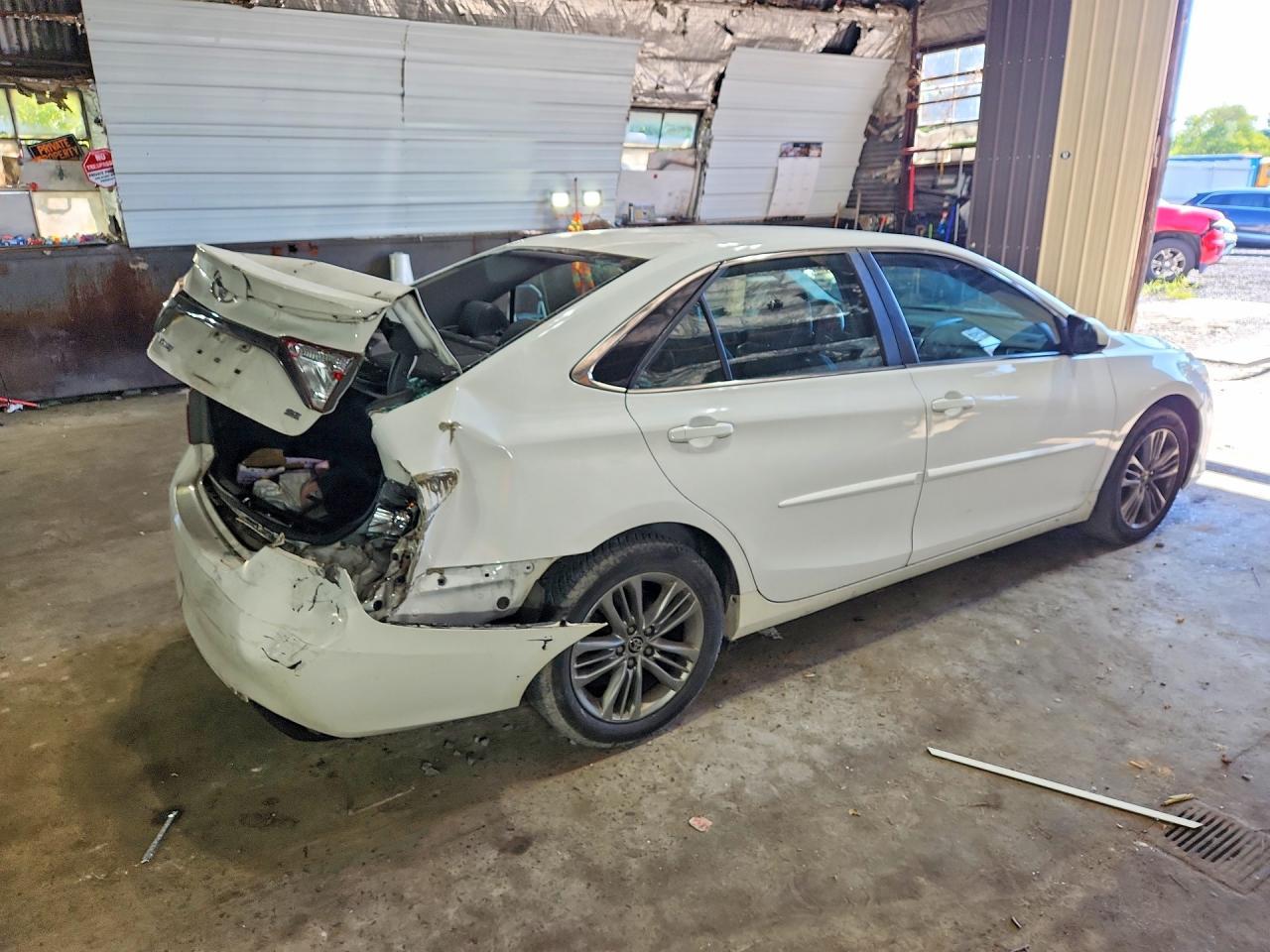 2015 Toyota Camry Se - zdjęcie 3