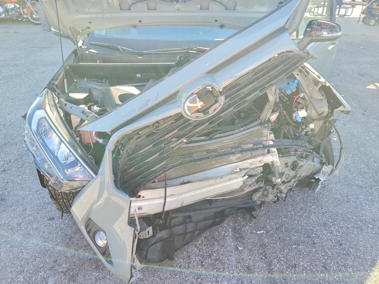 2019 Toyota Rav4 Xle - zdjęcie 12