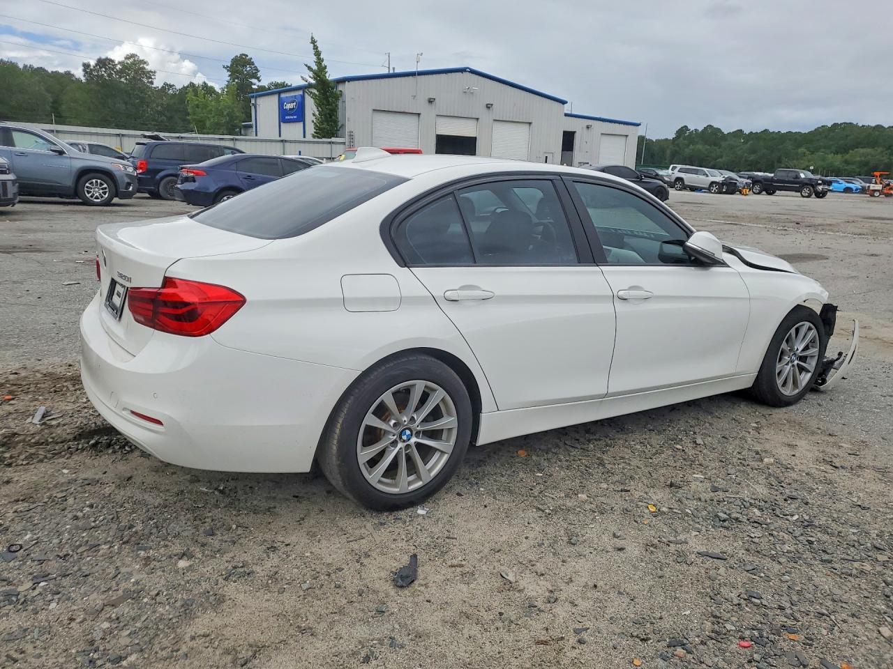 2018 BMW 320 Xi - zdjęcie 3