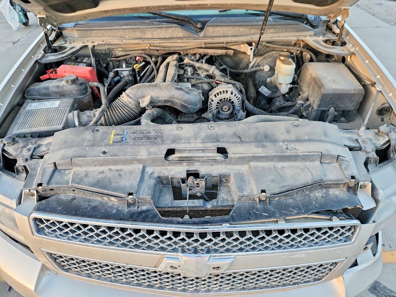 2023 Chevrolet Suburban K1500 - zdjęcie 12