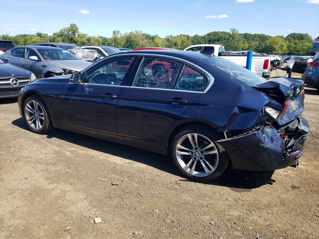 2017 BMW 330 Xi - zdjęcie 2