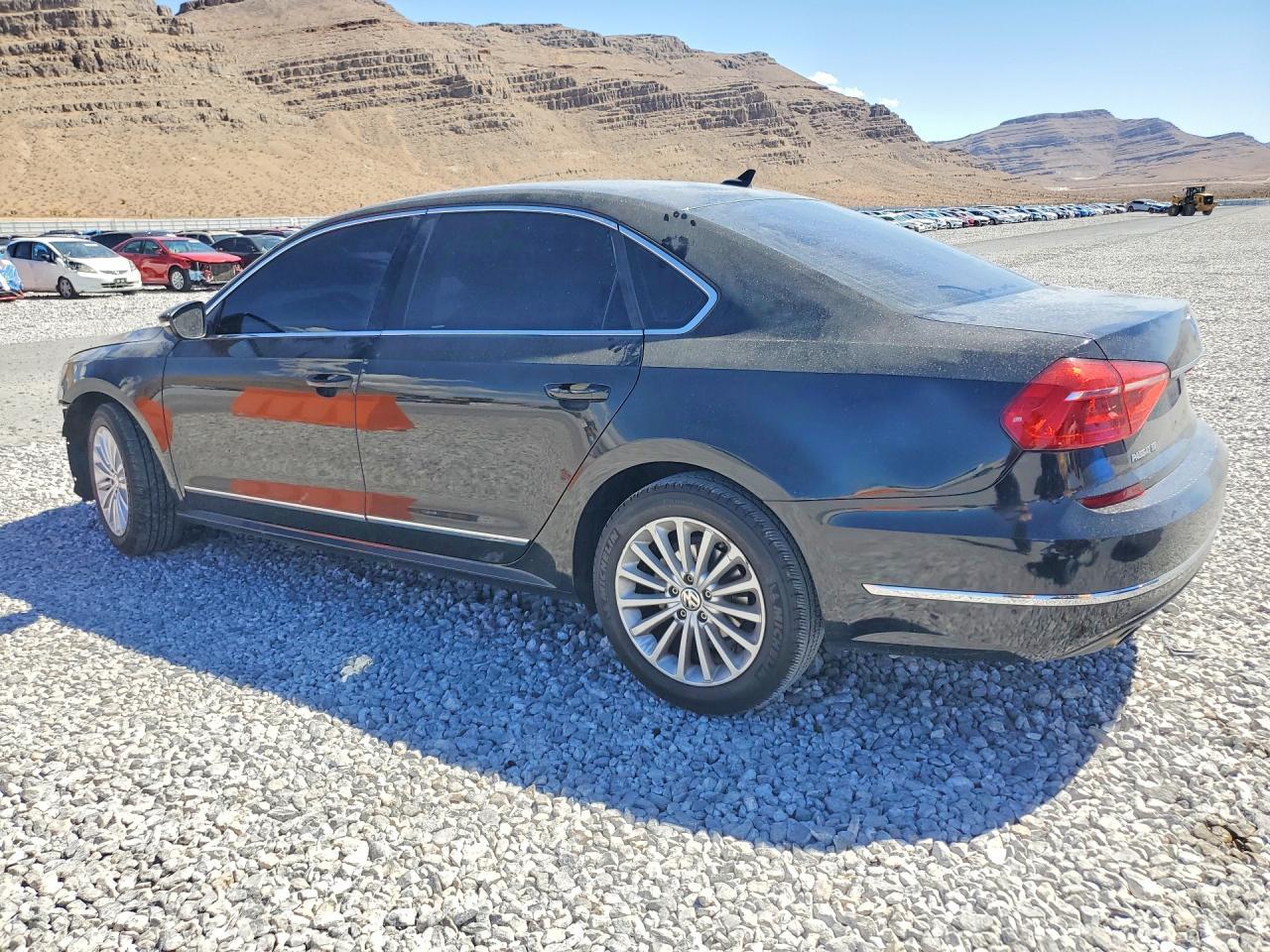 2016 Volkswagen Passat Se - zdjęcie 2