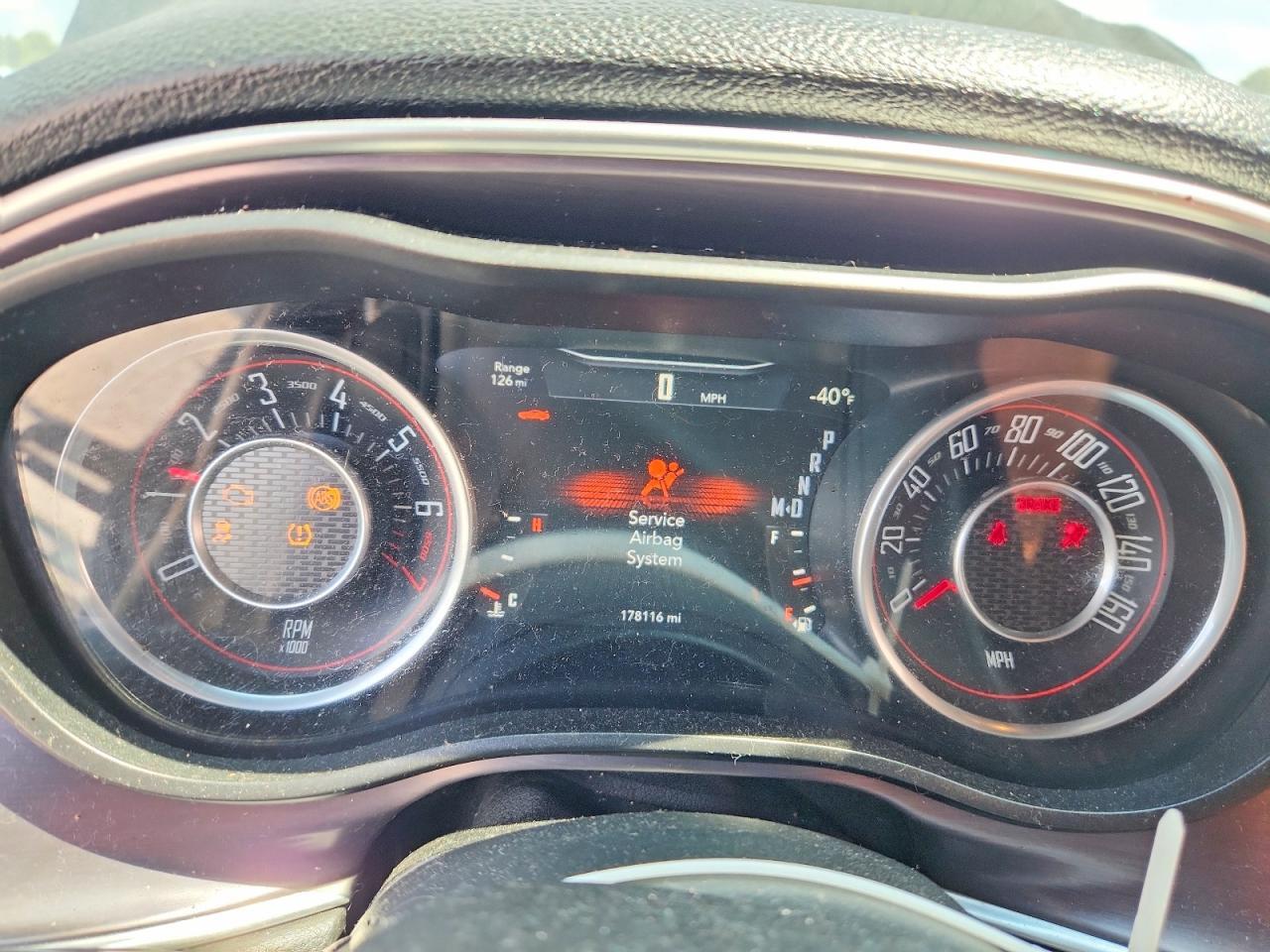2015 Dodge Challenger Sxt - zdjęcie 9