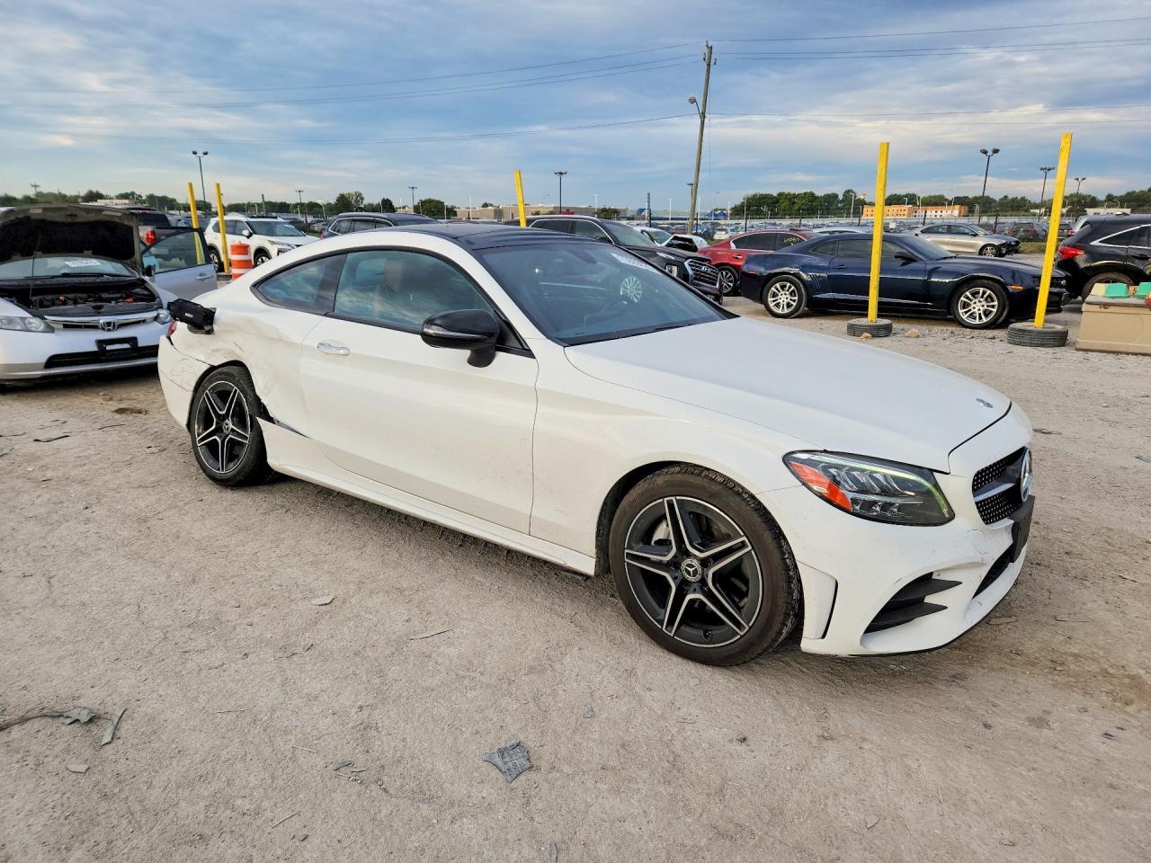 2021 Mercedes-Benz C 300 4Matic - zdjęcie 4