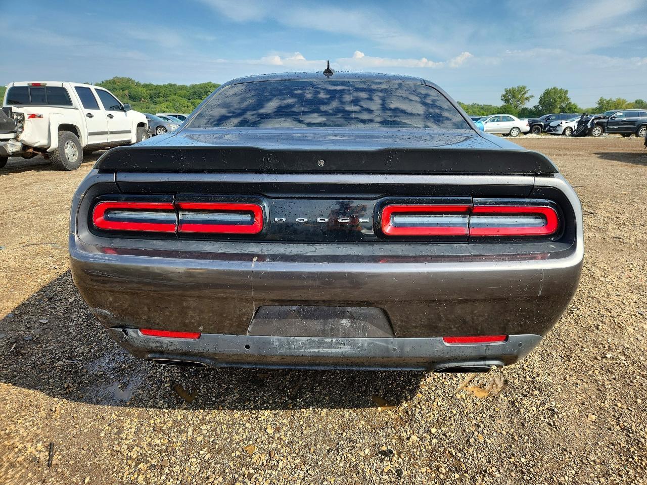 2015 Dodge Challenger R - zdjęcie 6