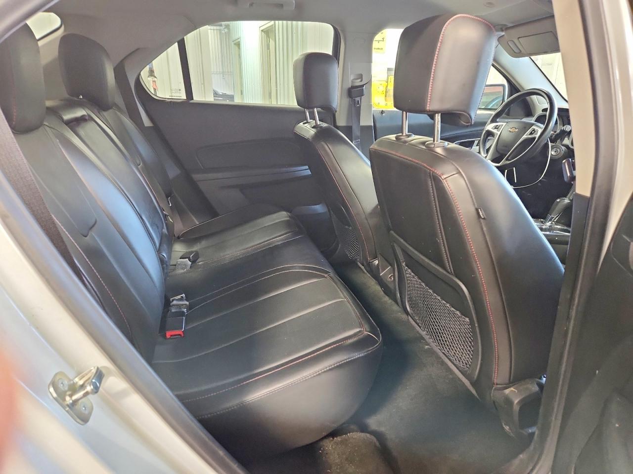 2017 Chevrolet Equinox Premier - zdjęcie 11